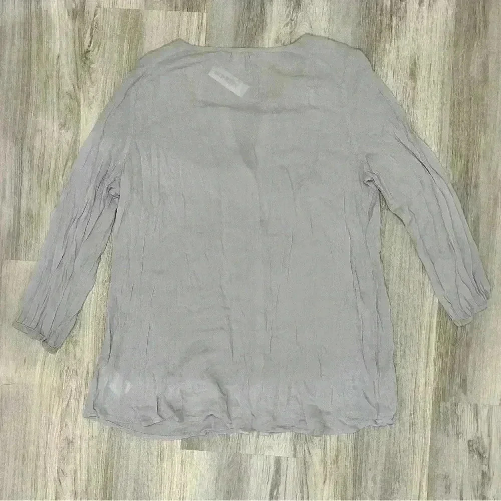 NWT Old Navy Sheer Gray Button Up Blouse Top 3/4 Sleeve V Neck Shirt Size S - Picture 8 of 8